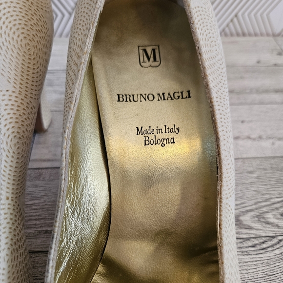 BRUNO MAGLI Embroidered Fabric Pumps Heels Made in Italy Cream 10 B - Picture 4 of 13